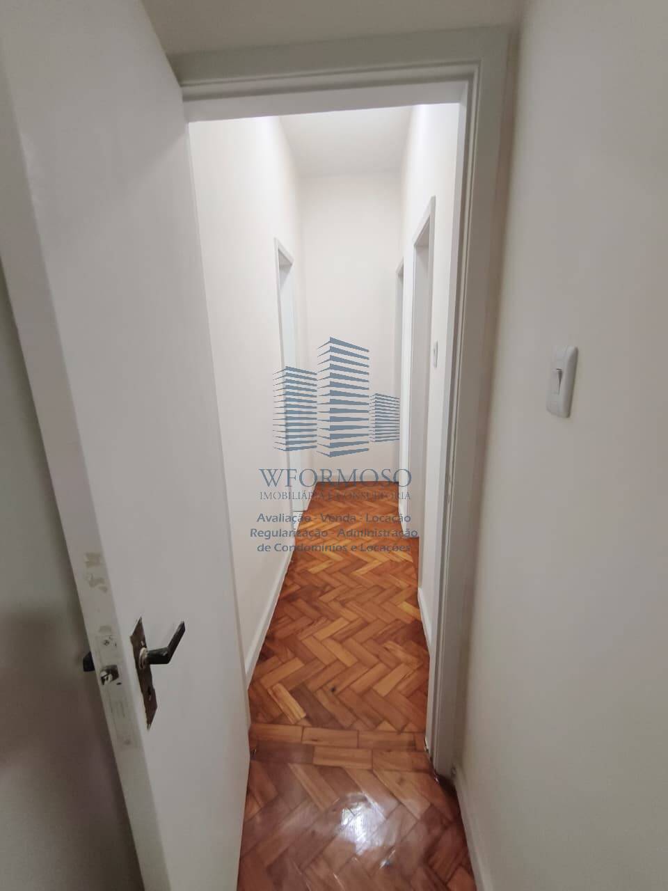 Apartamento à venda com 2 quartos, 64m² - Foto 4